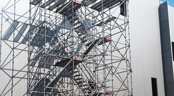 RECO bouwt 16 meter hoge vrijstaande trappentoren in Aalst