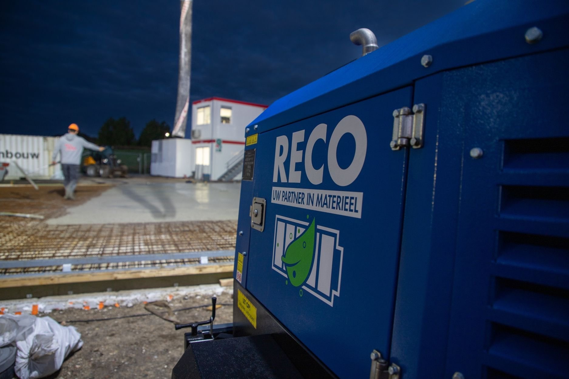 Hybride lichtmasten met interne accu voor duurzame verlichting op bouw- en infraprojecten