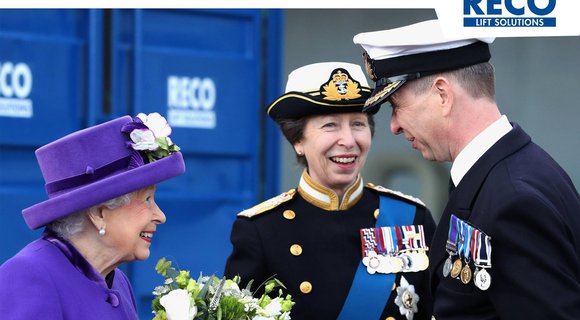 Koningin Elizabeth stelt vliegdekschip aan voor Royal Navy; RECO was erbij!