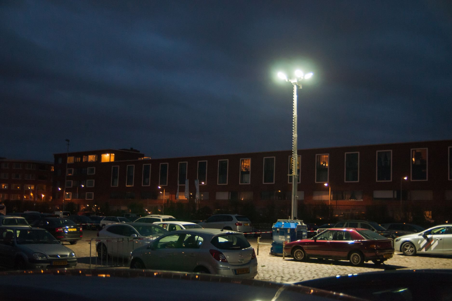 LED Tower Light lichtmast te huur voor tijdelijke verlichting op parkeerplaatsen voor evenementen of bij wegwerkzaamheden.