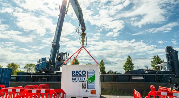 Binnenvaartschip emissieloos dankzij RECO Batterijcontainer