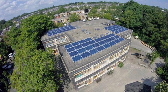 RECO plaatst zonnepanelen voor duurzaamheidspartner Rooftop Energy