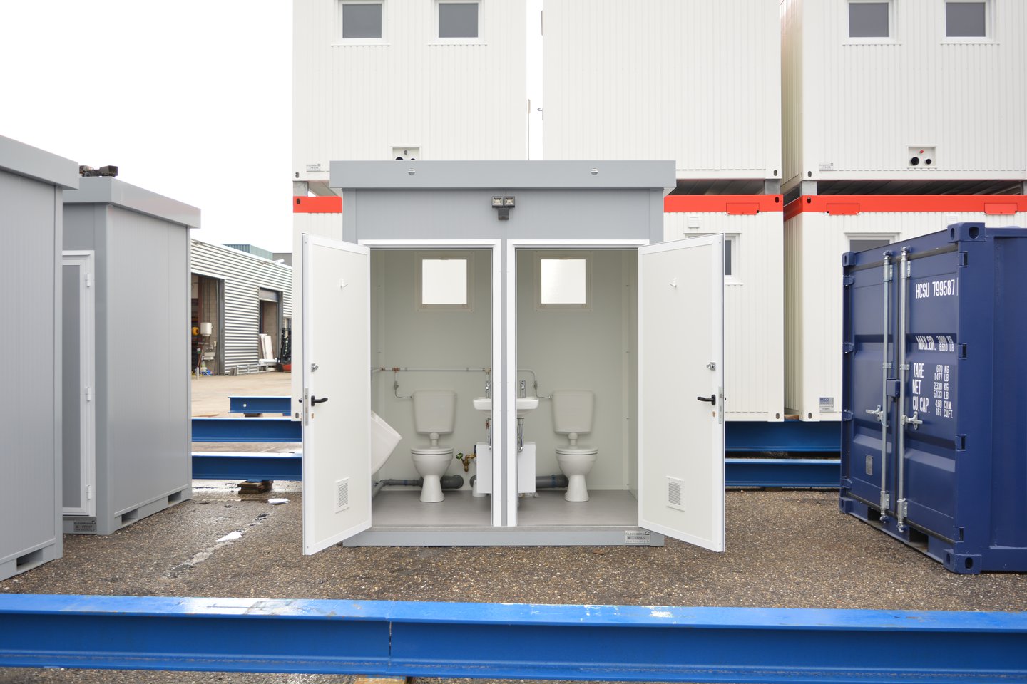 öffentliche Toiletten In Meiner Nähe Toiletunit huren | 6x3 m, 4 Toiletten, 3 Urinoirs | Sanitair-units