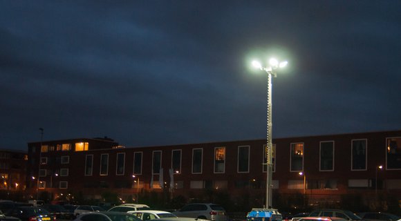 Het parcours van de Damloop by night goed verlicht met 12 LED-towerlights