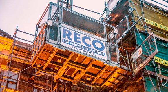 RECO levert steiger en bouwliften voor renovatie NH Barbizon Palace in Amsterdam