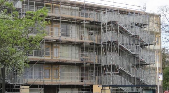 Publieksvriendelijke trappentoren en steigerbouw in utrecht