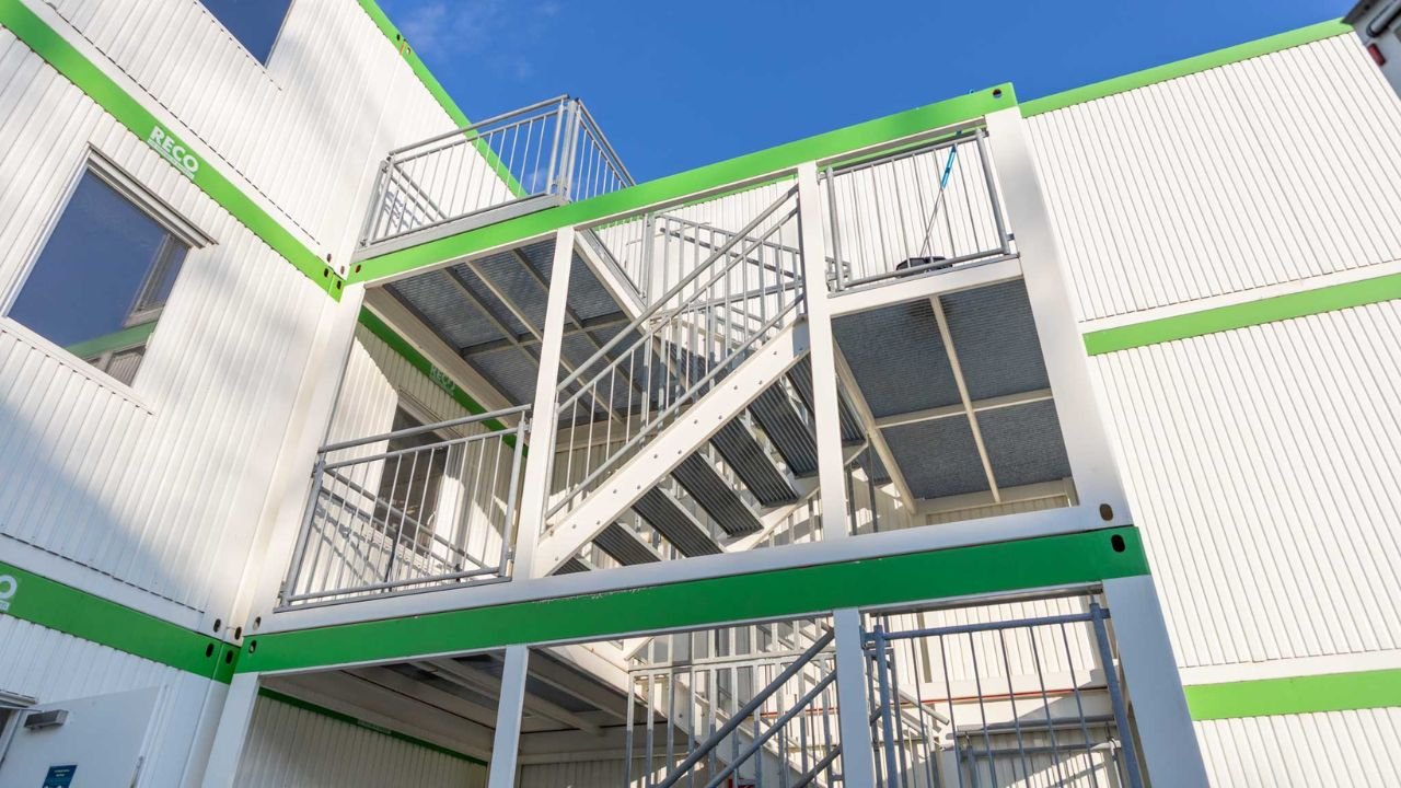 Trappenportaal huren RECO